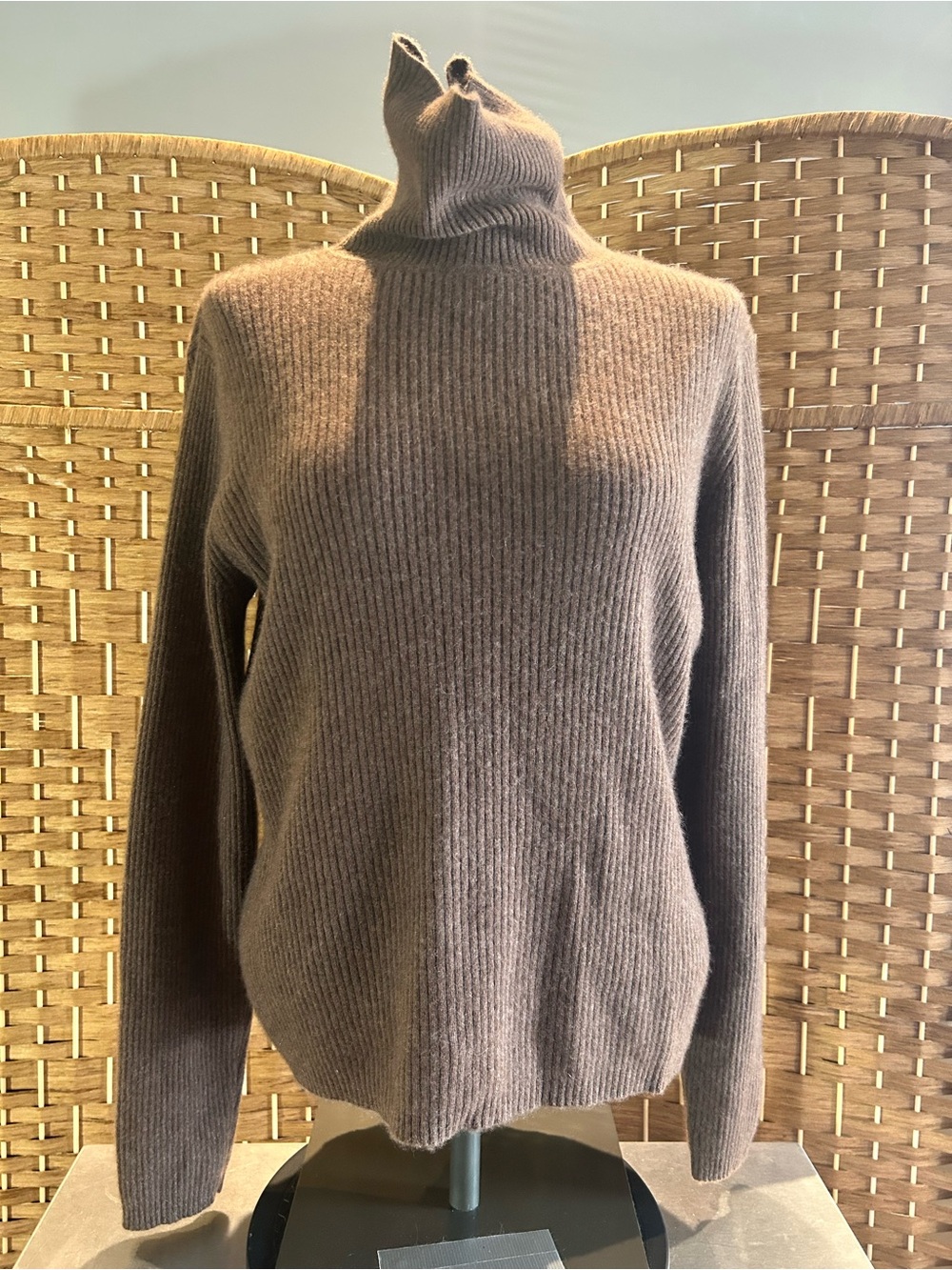 100% Cashmere Brown Ribbed Turtleneck Sweater Quiet Luxury L